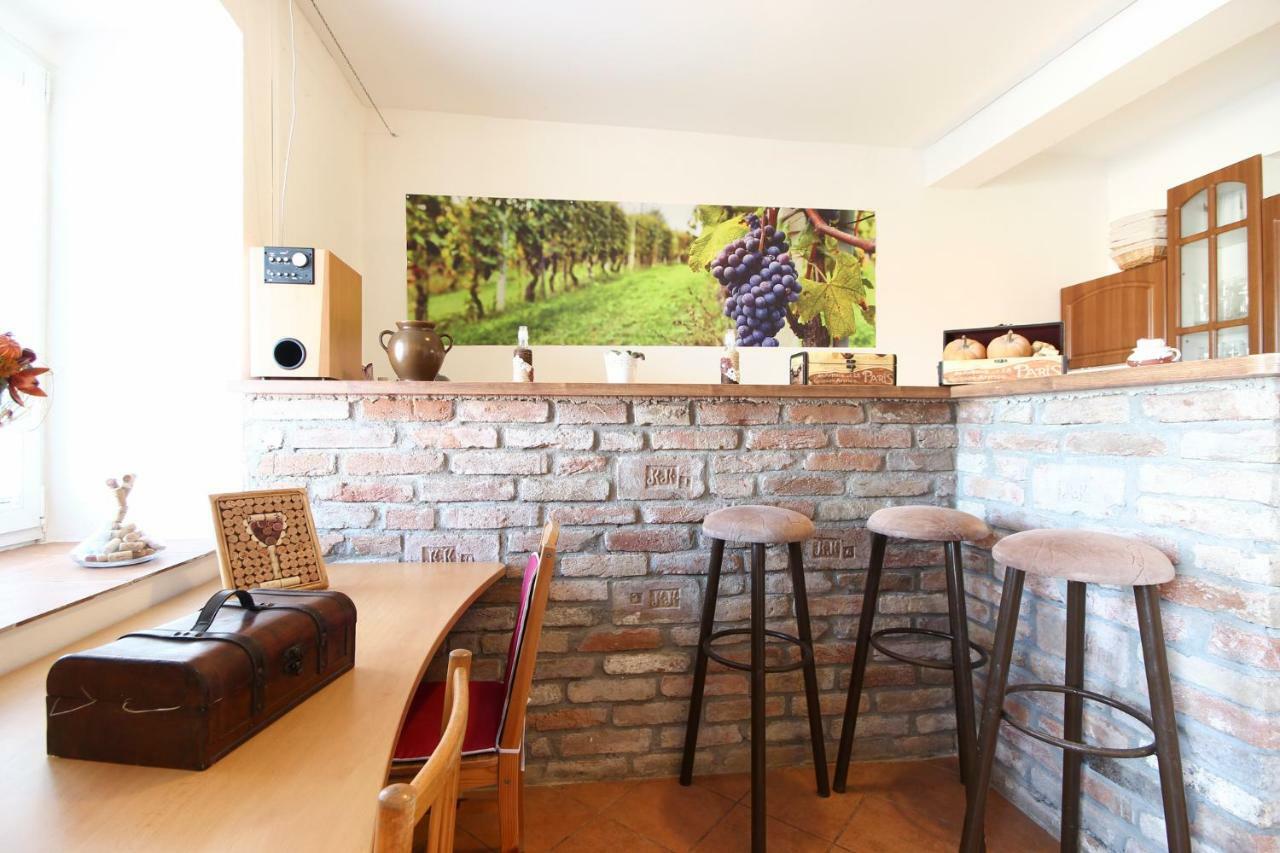 Penzion Bazen Vino Sklep U Palecku Zaječí Zewnętrze zdjęcie